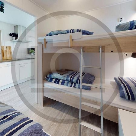 Stunning Ship In Aalsmeer With Kitchen Экстерьер фото