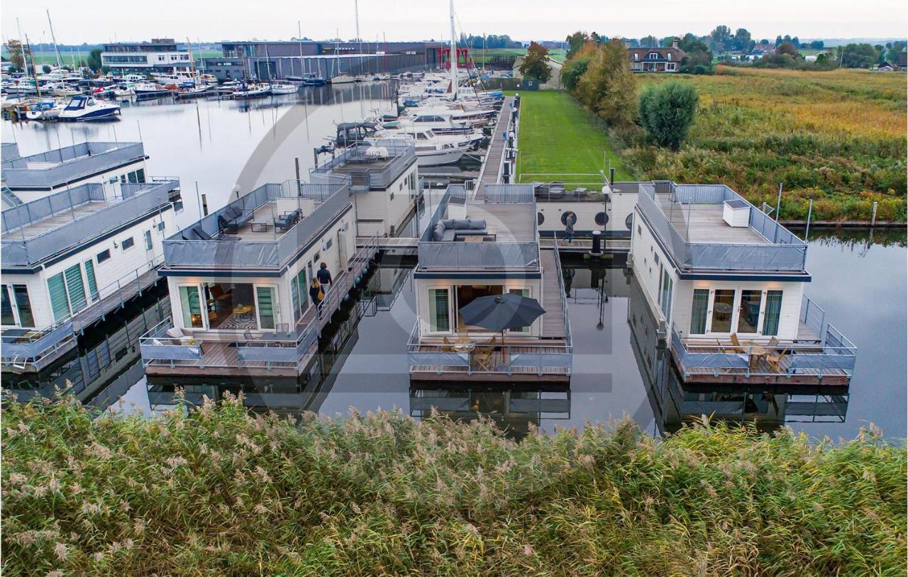Stunning Ship In Aalsmeer With Kitchen Экстерьер фото
